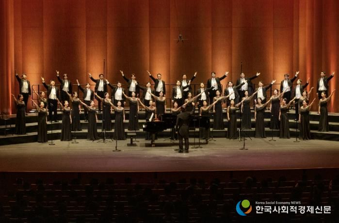 용인시립합창단, 상임 운영 기념 제10회 정기연주회 '우리의 노래, 마음의 뜰에 피어나' 성황리 마무리