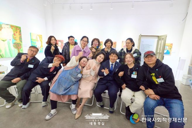 김혜경 여사, 발달장애인 작가 전시회 방문 및 차담회(대통령실)