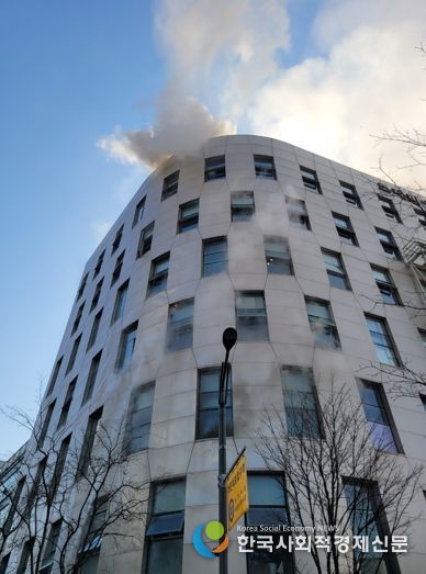 28일 화재 발생한 분당구 백현동 건물 모습