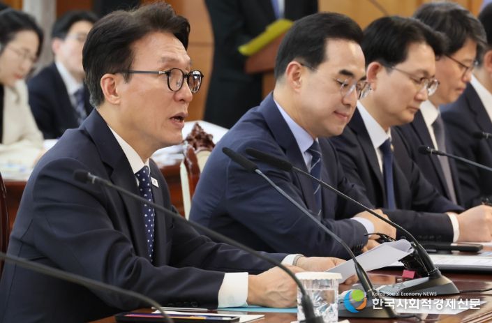 김민석 국무총리가 1일 세종대로 정부서울청사에서 열린 제2차 국토대전환 범정부추진협의회를 주재하고 있다.(국무조정실)