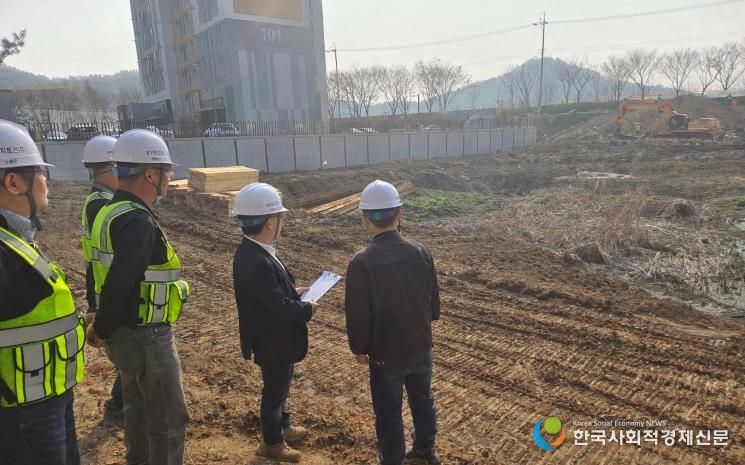 나주시가 해빙기를 맞아 관내 주요 건설사업장을 대상으로 현장 점검을 실시했다.
